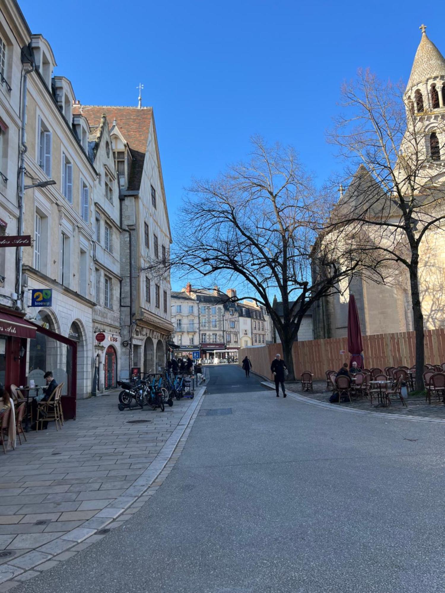 شقة Le Cosy Du Marche Notre-Dame بواتييه المظهر الخارجي الصورة