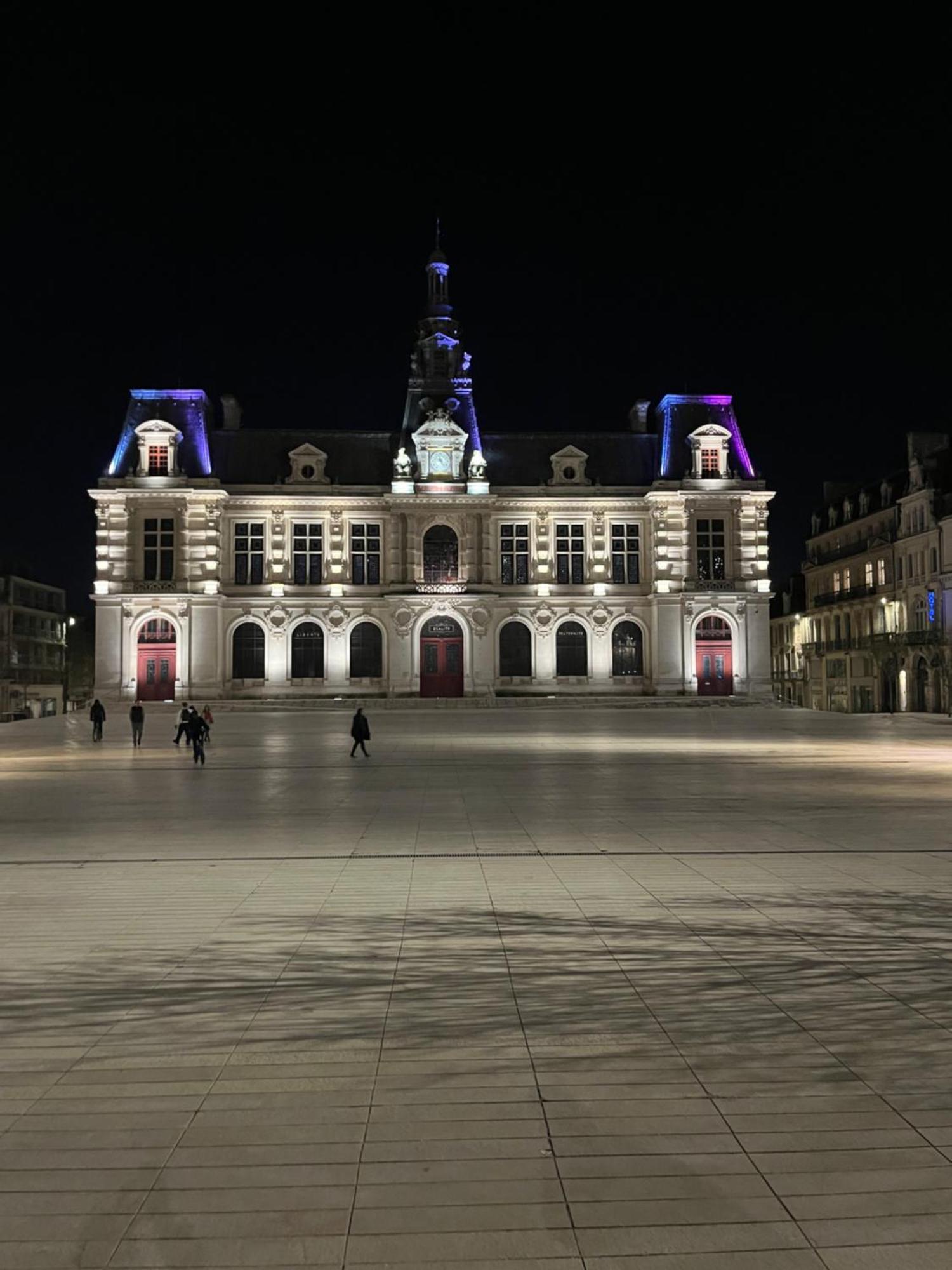 شقة Le Cosy Du Marche Notre-Dame بواتييه المظهر الخارجي الصورة