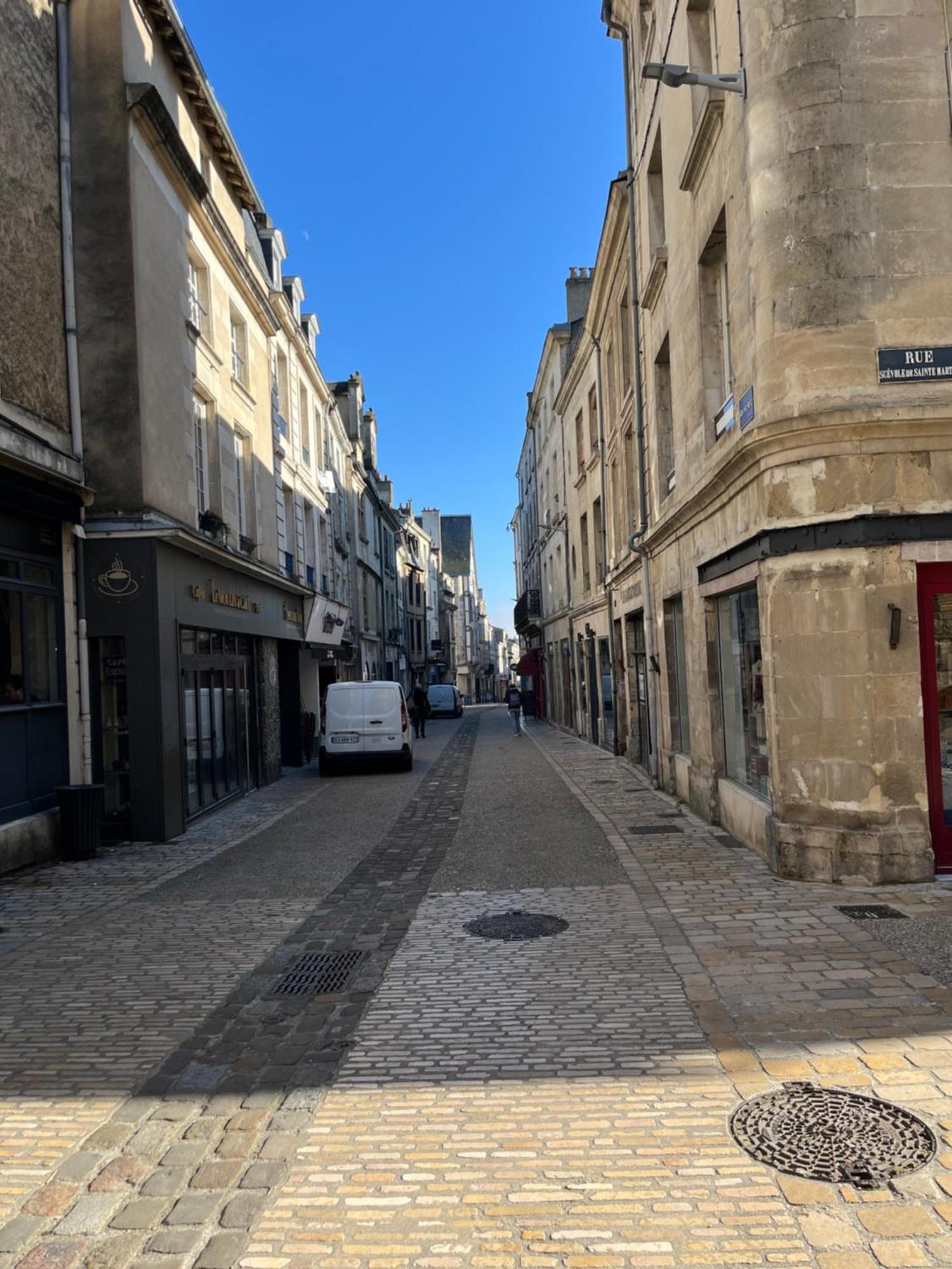 شقة Le Cosy Du Marche Notre-Dame بواتييه المظهر الخارجي الصورة